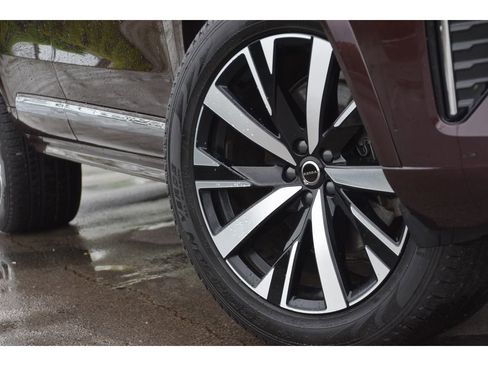 Certified 2026 Volvo XC90 B5 Core w/ Protection Package Premier AWD/4WD image 11