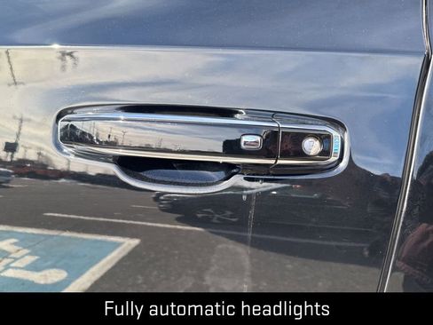 Used 2024 GMC Yukon SLT image 11