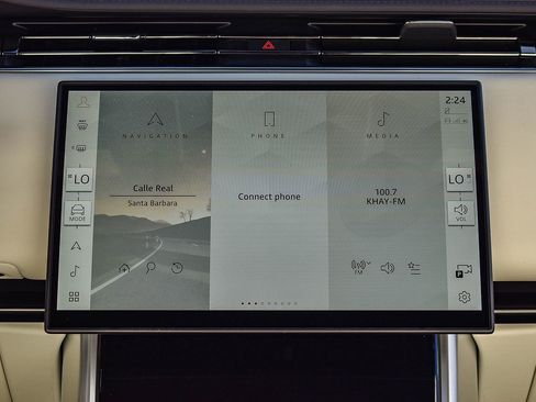 Used 2025 Land Rover Range Rover SE image 14