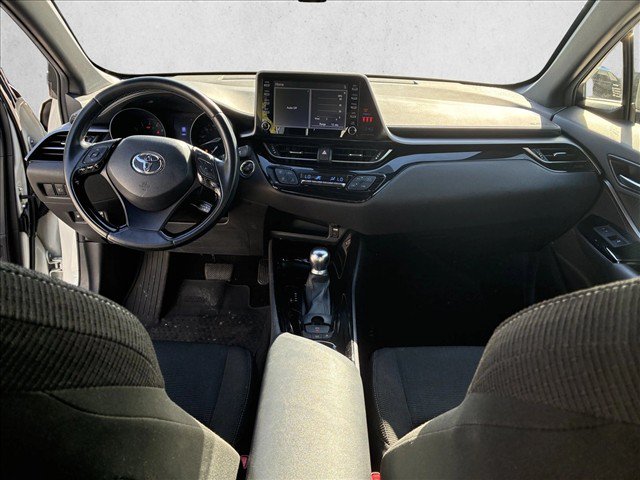 Used 2019 Toyota C-HR XLE FWD image 15