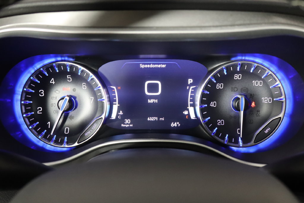 Used 2025 Chrysler Pacifica Select FWD image 11