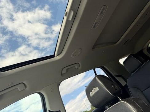 Used 2020 Chevrolet Traverse High Country AWD/4WD image 15