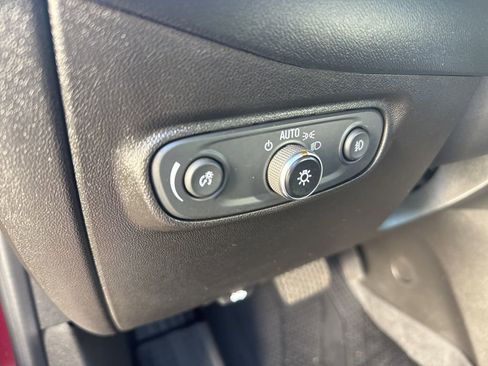 Used 2021 Chevrolet Equinox Premier image 11