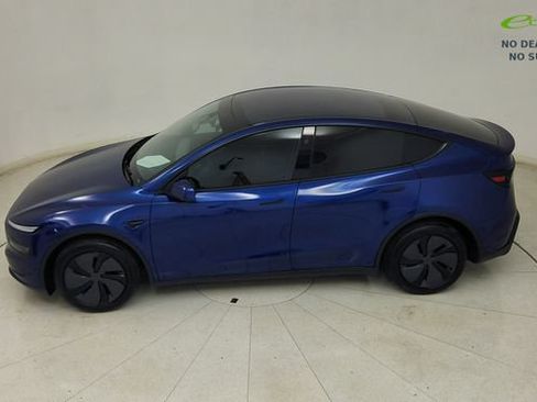 Used 2026 Tesla Model Y 2WD image 24