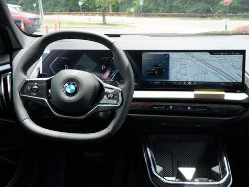 New 2026 BMW X3 xDrive30i w/ Premium Package AWD/4WD image 3