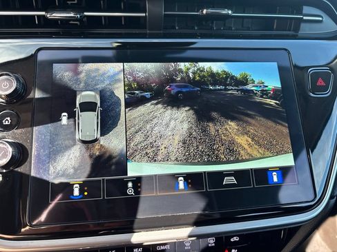 Used 2023 Chevrolet Bolt EUV Premier FWD image 28