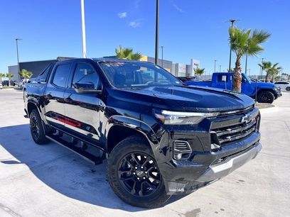 Used 2025 Chevrolet Colorado Z71 w/ Midnight Edition
