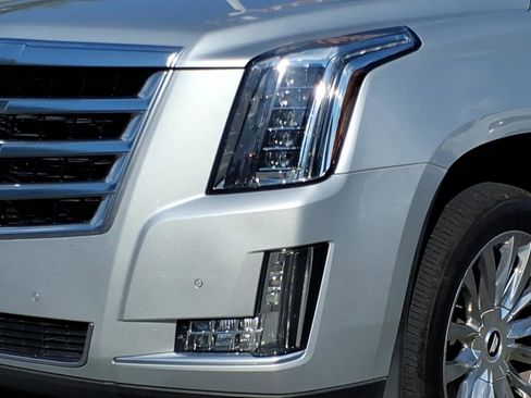 Used 2016 Cadillac Escalade ESV Premium AWD/4WD image 15
