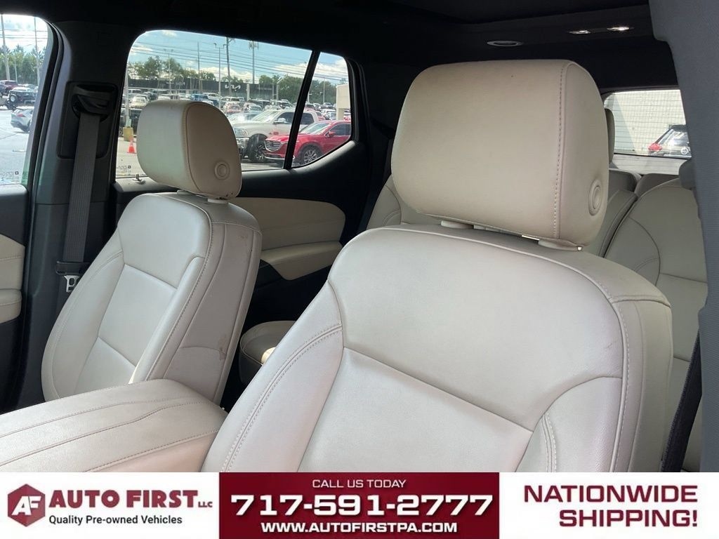 Used 2023 Chevrolet Traverse LT w/ LT Premium Package AWD/4WD image 8