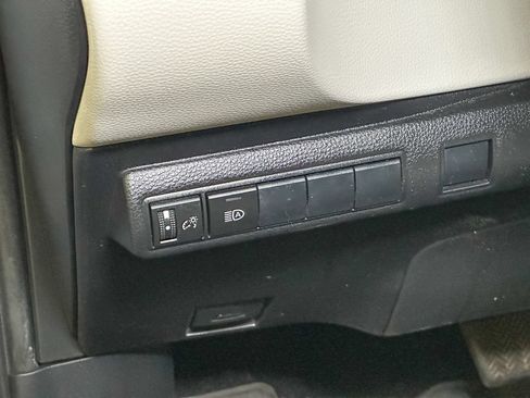 Used 2020 Toyota Corolla LE w/ Body Protection Package FWD image 18