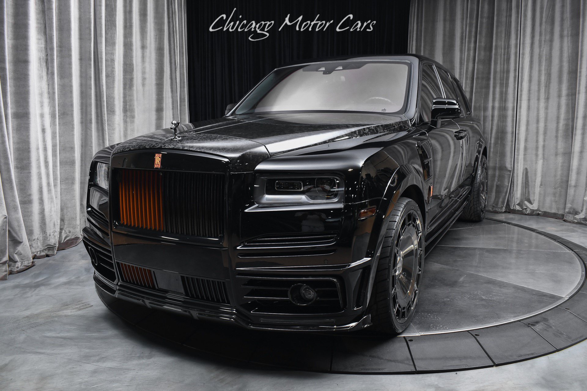 Used 2022 Rolls-Royce Cullinan Black Badge AWD/4WD image 2