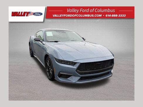 Used 2025 Ford Mustang Coupe RWD image 1
