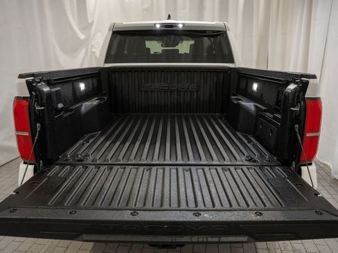 Used 2025 Toyota Tacoma TRD Off-Road image 5