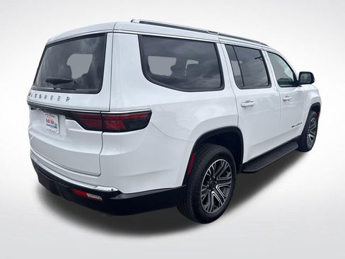 Used 2025 Jeep Wagoneer 4WD image 6