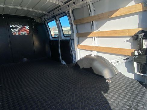 Used 2024 GMC Savana 2500 w/ Driver Convenience Package image 14