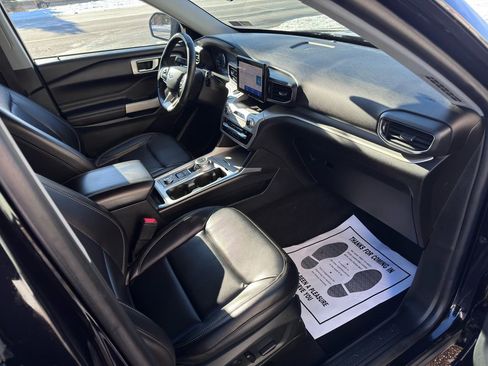 Used 2021 Ford Explorer XLT w/ Equipment Group 202A image 31