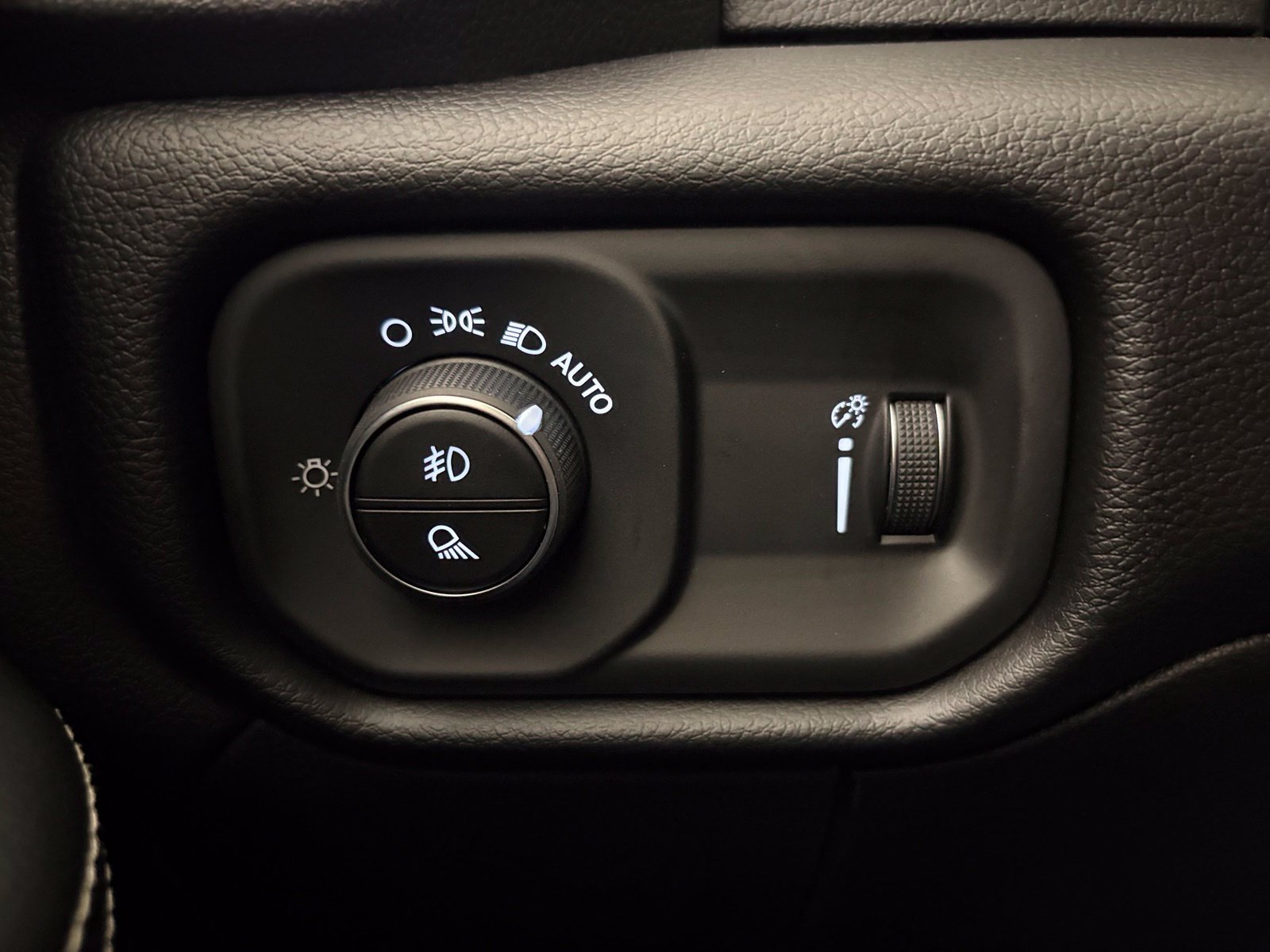 New 2027 RAM 3500 Big Horn AWD/4WD image 10