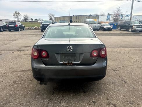 Used 2009 Volkswagen Jetta S image 8