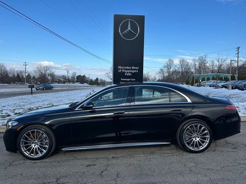 Used 2025 Mercedes-Benz S 580 4MATIC Sedan image 2