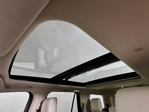 Certified 2018 Ford Expedition Platinum image 33