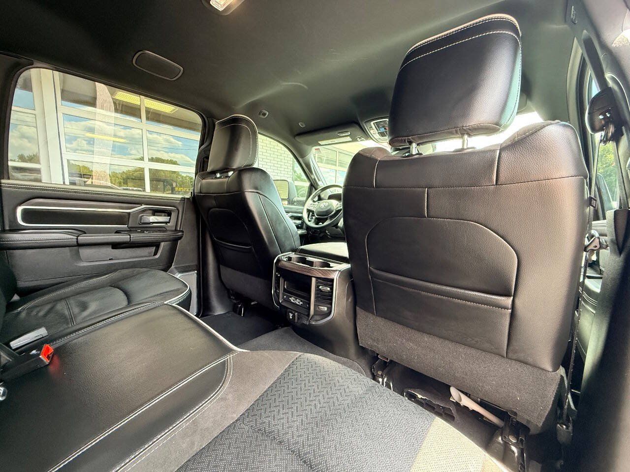 Used 2025 RAM 2500 Laramie AWD/4WD image 38