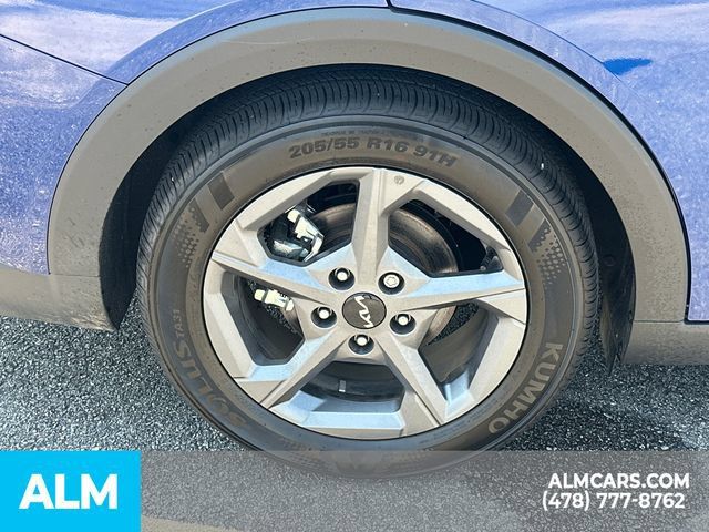 Used 2025 Kia K4 FWD image 20