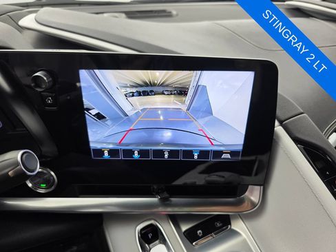 Used 2022 Chevrolet Corvette Stingray Preferred Cpe w/ Z51 Performance Package RWD image 19