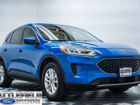 Used 2020 Ford Escape SE image 1