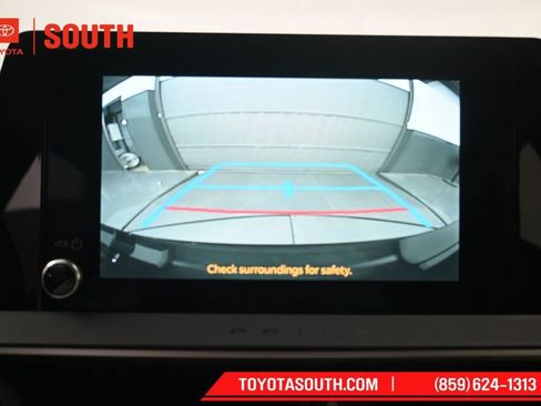 Used 2025 Toyota Prius LE AWD/4WD image 19