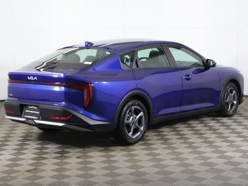 Used 2025 Kia K4 LXS image 8