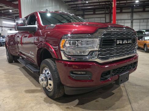 Used 2024 RAM 3500 Limited AWD/4WD image 12