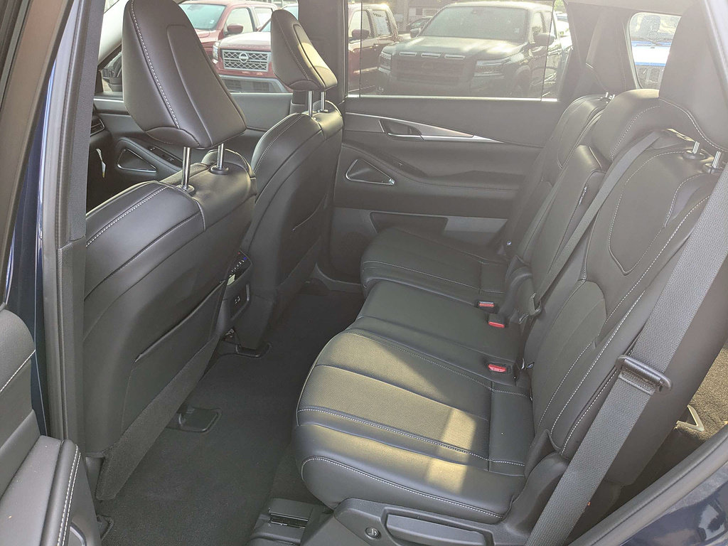 Used 2025 INFINITI QX60 Luxe FWD image 15