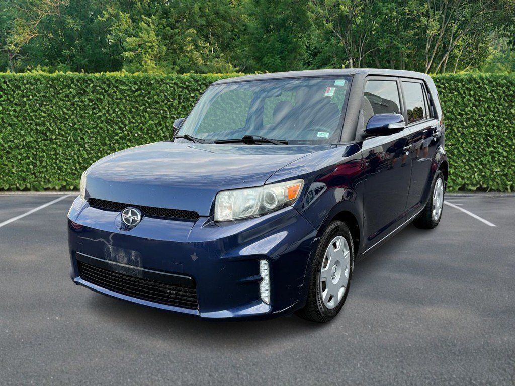 Used 2013 Scion xB FWD image 9