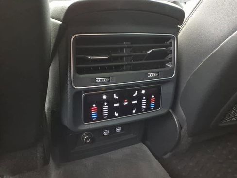 Used 2019 Audi Q8 Prestige w/ Year 1 Package image 8