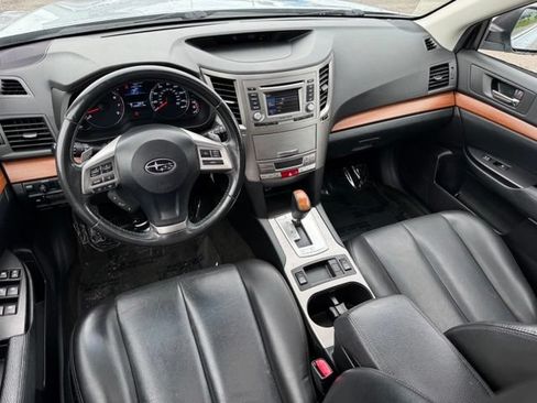 Used 2013 Subaru Outback 2.5i Limited w/ Moonroof Pkg AWD/4WD image 11