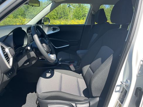 New 2025 Kia Soul LX image 4