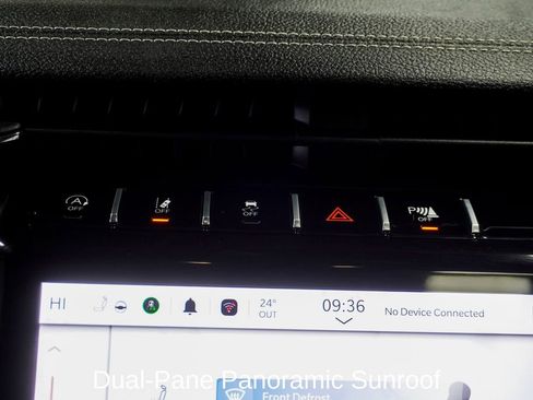 Used 2024 Jeep Grand Cherokee Limited w/ Luxury Tech Group II image 21