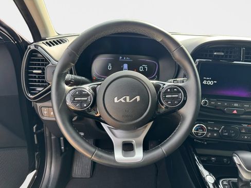 Used 2023 Kia Soul EX FWD image 11
