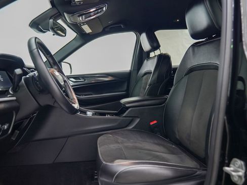 Used 2022 Jeep Grand Cherokee L Laredo image 20