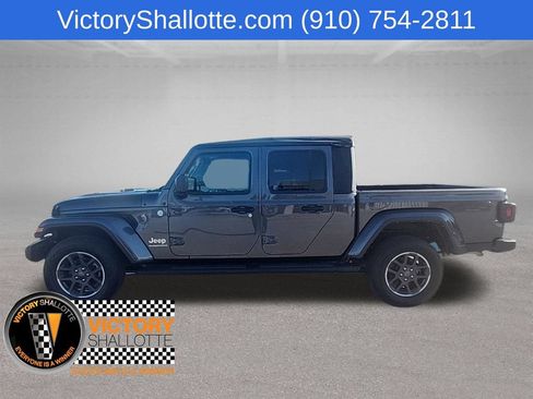 Used 2023 Jeep Gladiator Overland w/ Cold Weather Group AWD/4WD image 17
