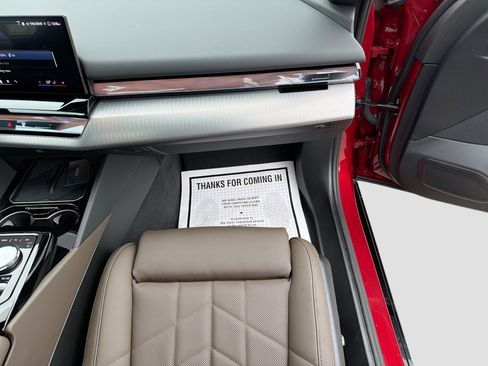 Used 2025 BMW i5 eDrive40i image 17