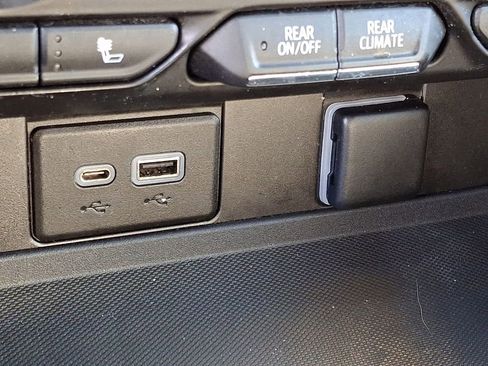 Used 2022 Chevrolet Tahoe Z71 w/ Luxury Package image 27