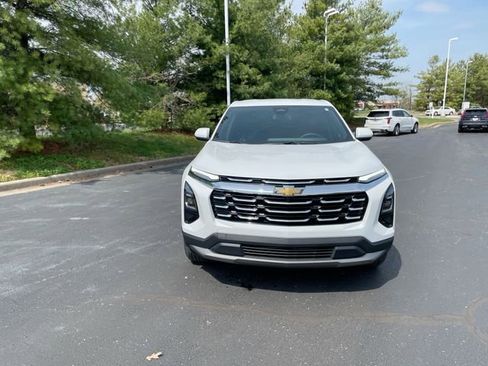 Used 2026 Chevrolet Equinox LT w/ Convenience Package II image 7
