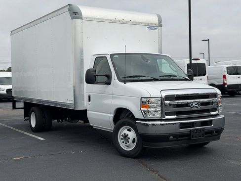 New 2026 Ford E-450 and Econoline 450 Super Duty w/ Power Equipment Group image 2
