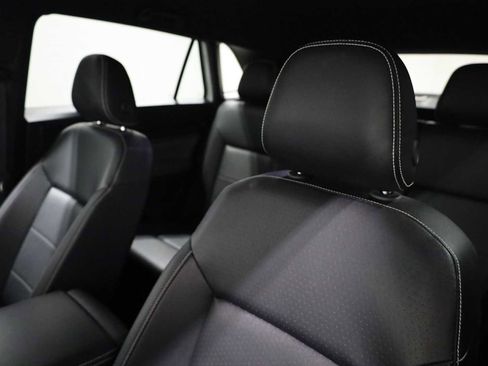 Used 2023 Volkswagen Atlas Cross Sport SE image 18