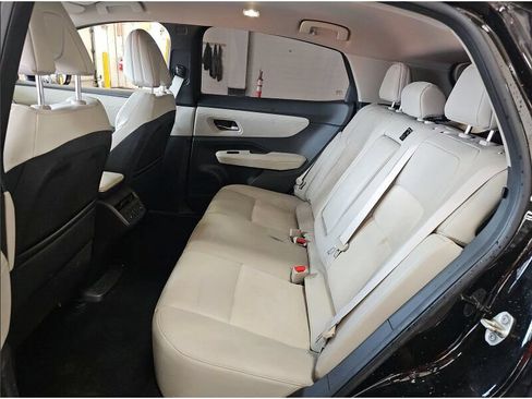 Used 2023 Nissan Ariya FWD image 3