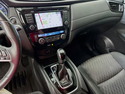 Used 2018 Nissan Rogue SV w/ Premium Package AWD/4WD image 26