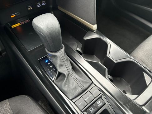 Used 2025 Toyota Camry LE image 40