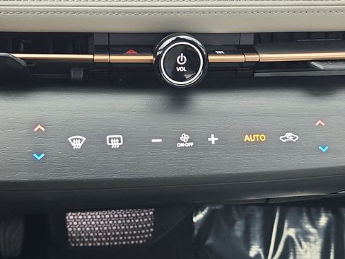 Certified 2023 Nissan Ariya FWD image 24