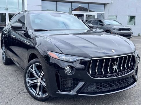 Used 2021 Maserati Levante AWD/4WD image 1